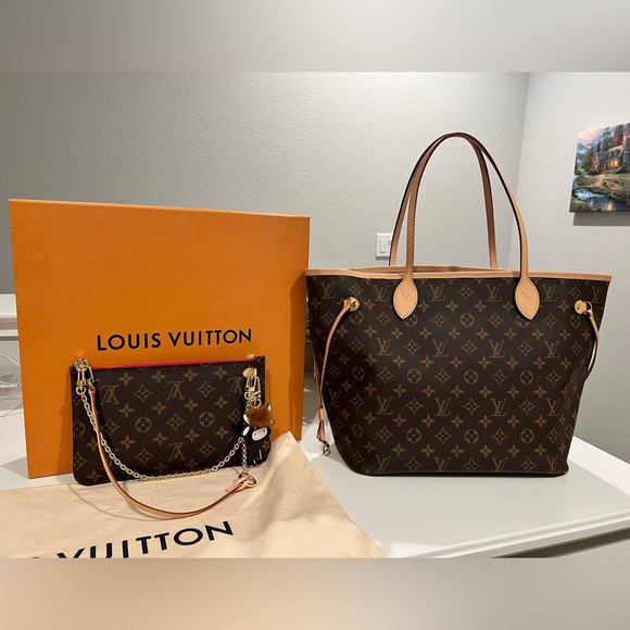 LV Never full . Good condition! - Picture 1 of 6